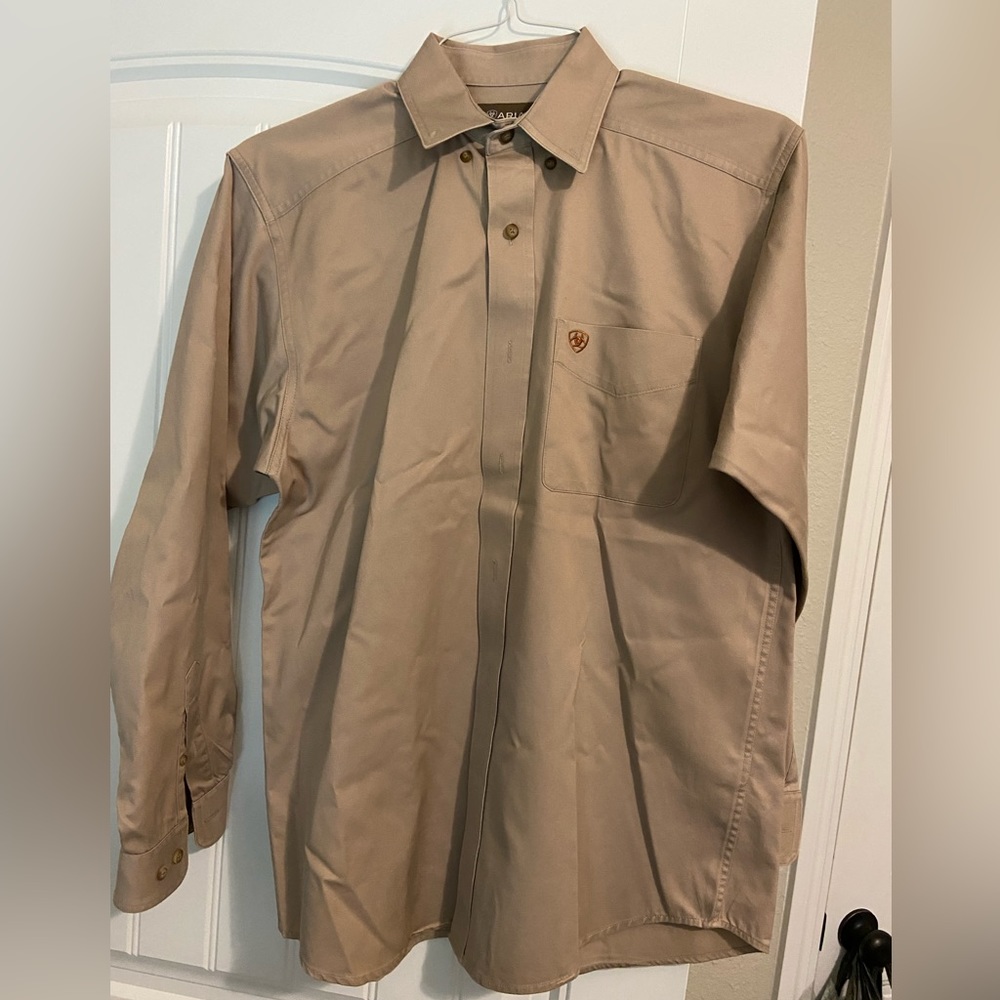 ARIAT MEN'S KHAKI SOLID TWILL LONG SLEEVE WESTERN SHIRT